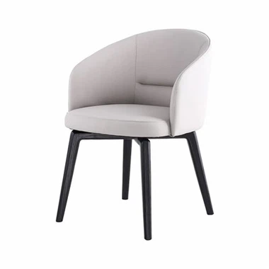 Drewniane i tapicerowane fotele do jadalni restauracji Amelie